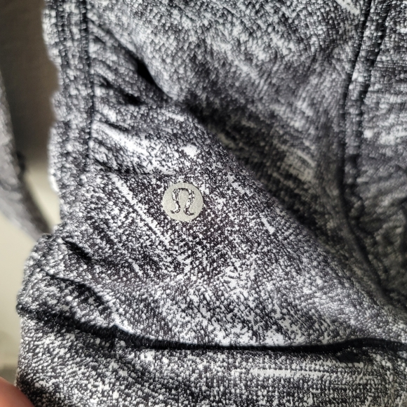 Lululemon Cypress Kiss 1/2 Zip Pullover, Size 6, Color Rush Jacquard Black White - Picture 7 of 8